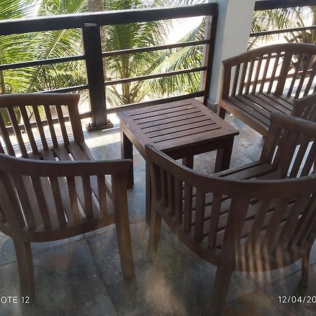 Hotel Ocean Edge Hikka à Hikkaduwa Extérieur photo