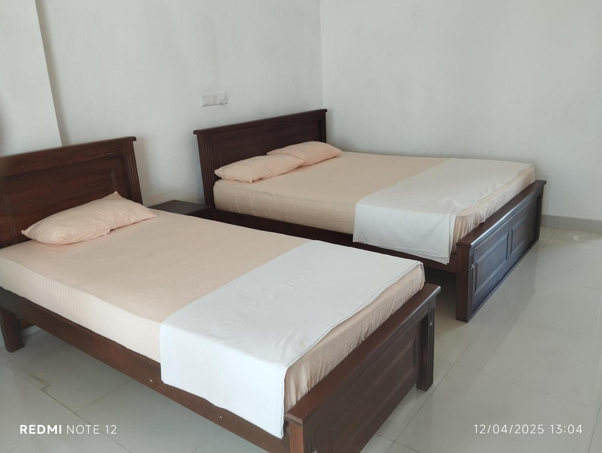 Hotel Ocean Edge Hikka à Hikkaduwa Extérieur photo
