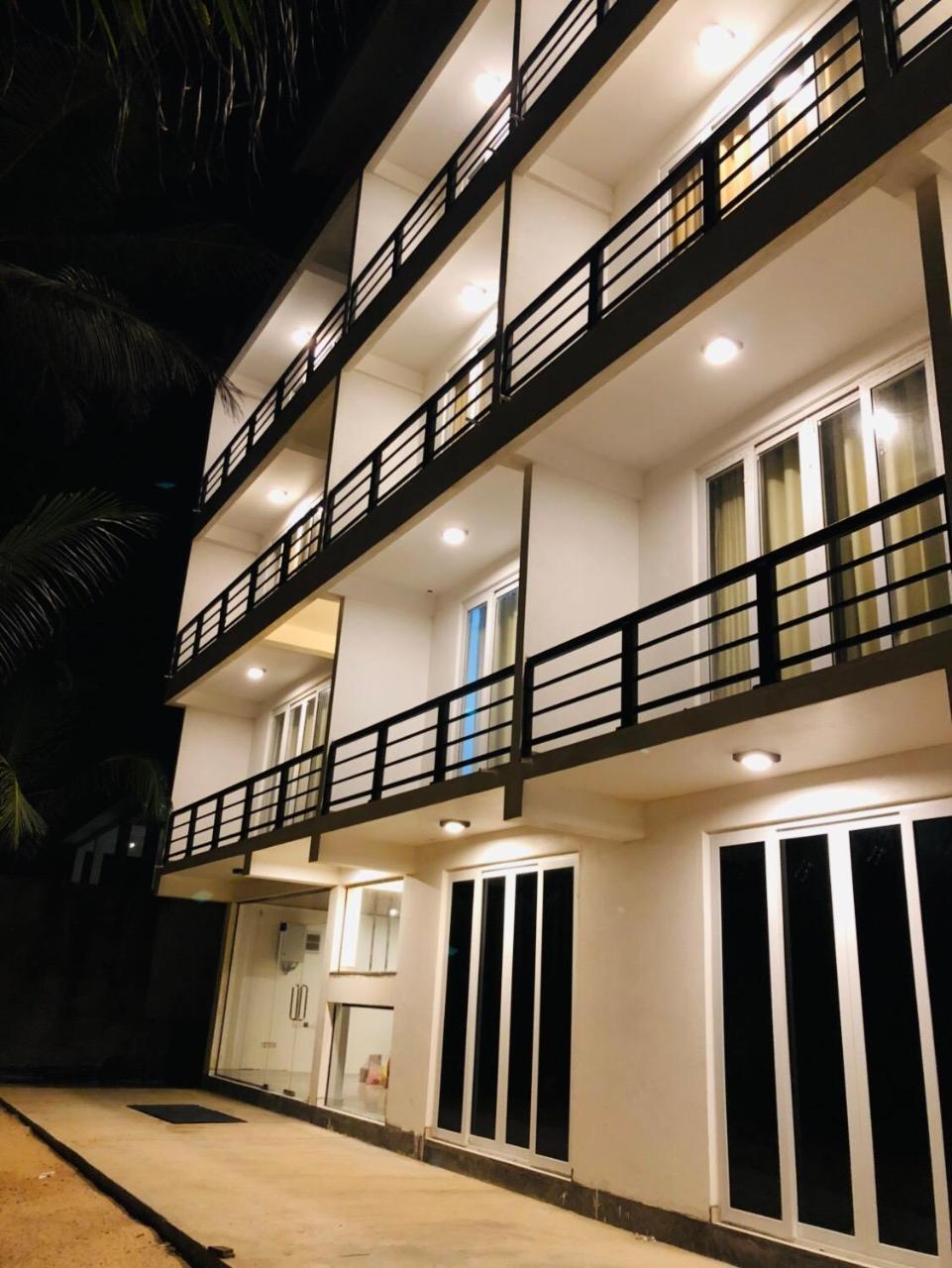 Hotel Ocean Edge Hikka à Hikkaduwa Extérieur photo
