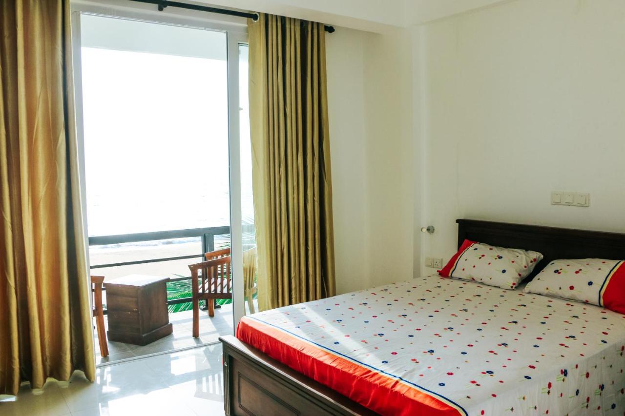 Hotel Ocean Edge Hikka à Hikkaduwa Extérieur photo