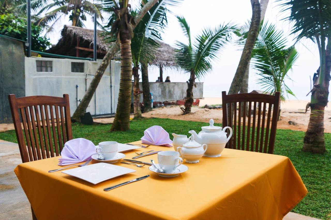 Hotel Ocean Edge Hikka à Hikkaduwa Extérieur photo